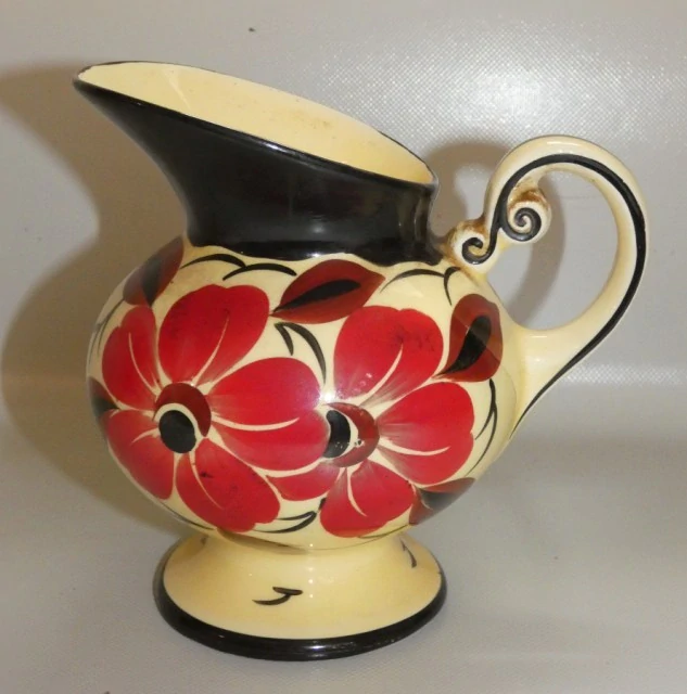 Art deco džbánek značen Ditmar Urbach
