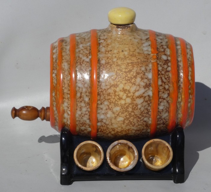 Starý art deco soudek