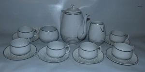 Porcelánový servis stříbrné barvy