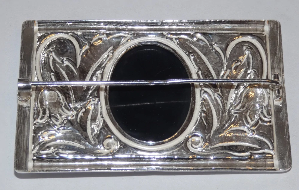Art deco stříbrná brož
