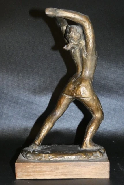 Socha gimnastky signováno A.Mrázek