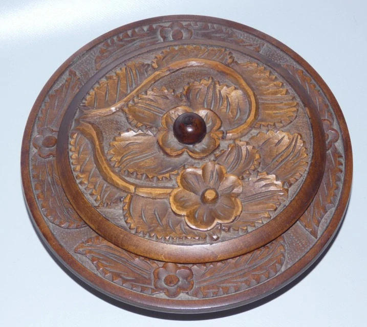 Dřevěná šperkovnice Rusko