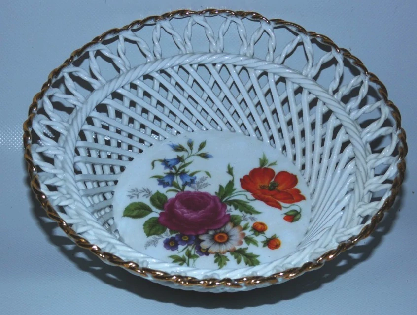 Porcelánový košíček