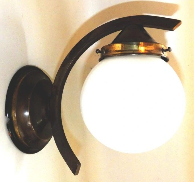 Lampa na zeď 1920