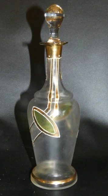 Secesní karafa 1900