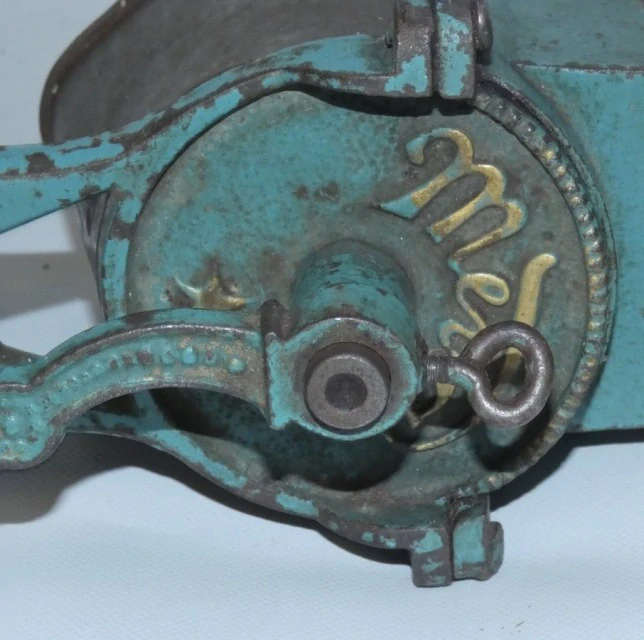 Mlýnek na strouhanku značený Mewa