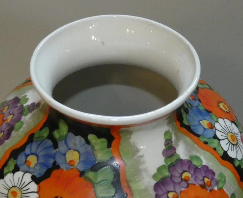 Malovaná váza značená Koštany