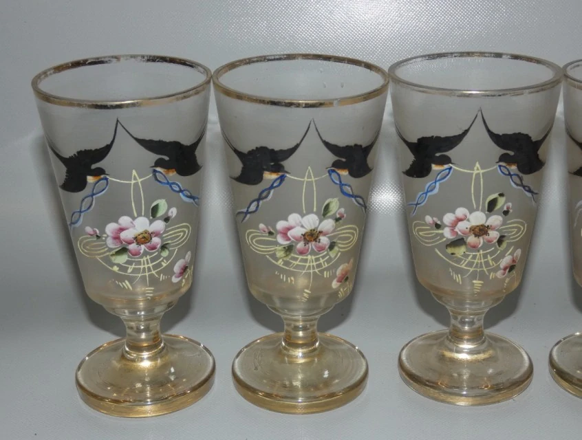 Grogové skleničky s vlaštovkami