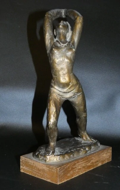 Socha gimnastky signováno A.Mrázek