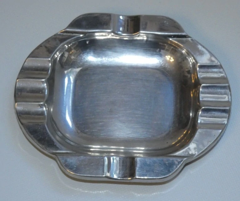 Art deco chromovaný popelník