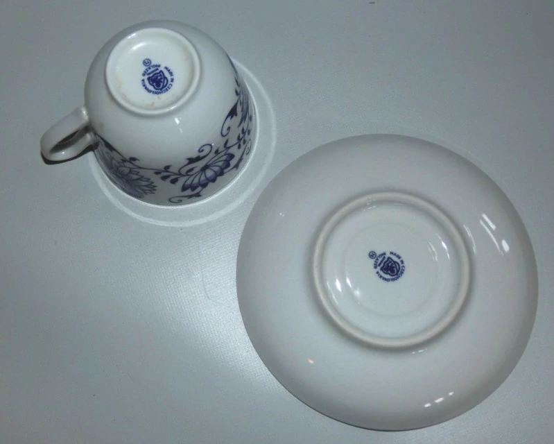 Hrnečky cibulový porcelán