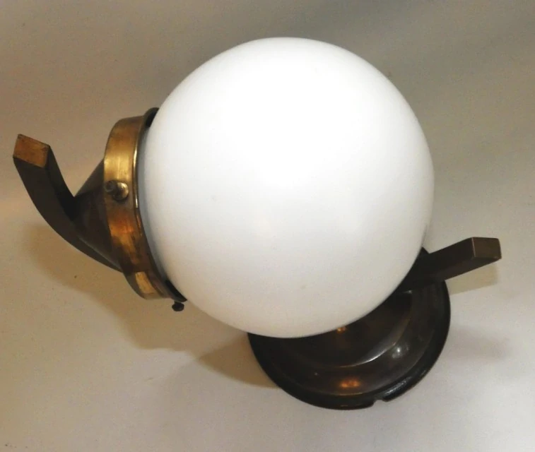 Lampa na zeď 1920