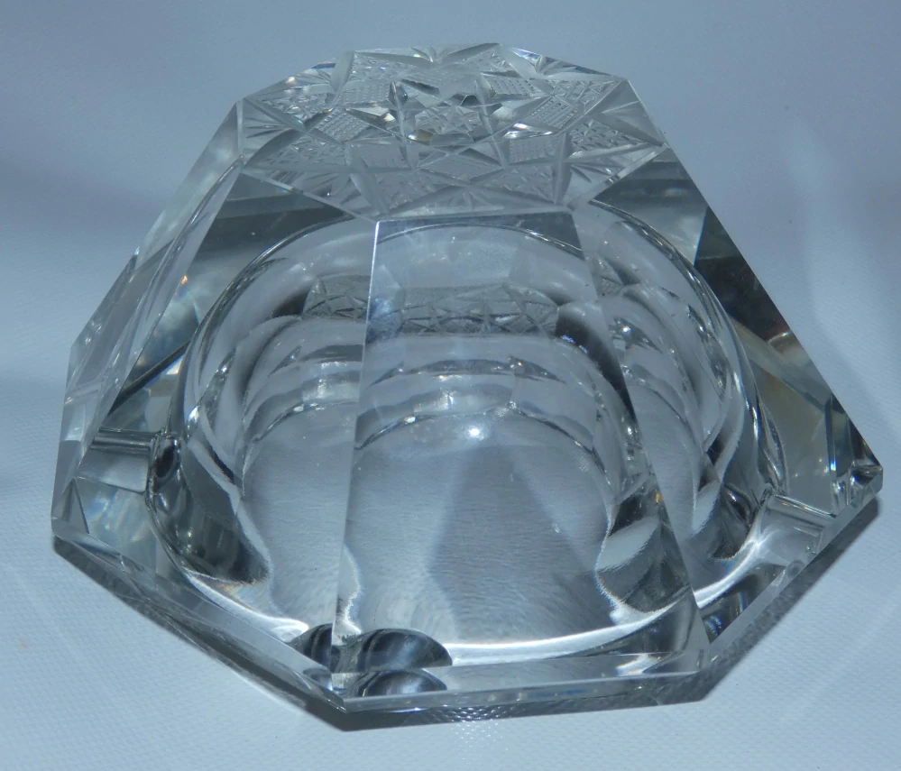 Popelník broušené sklo