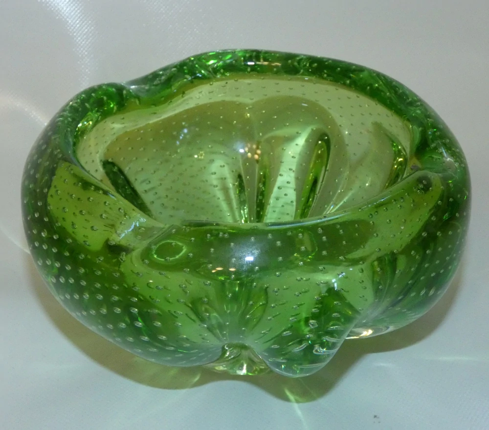 Popelník s bublinkami Milan Metelák