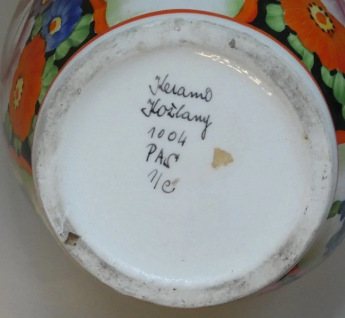 Malovaná váza značená Koštany