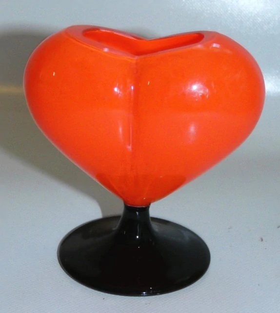 Váza srdce art deco