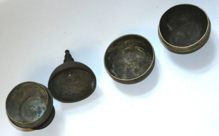 Bronzové obětní nádoby Indonesie 19.století