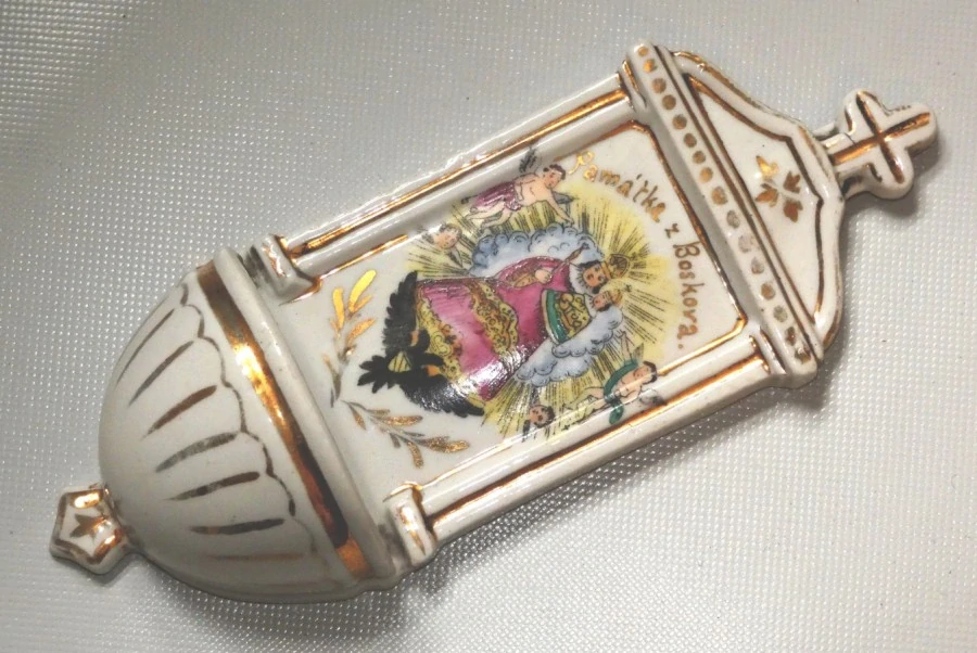 Porcelánová kropenka památka z Boskova