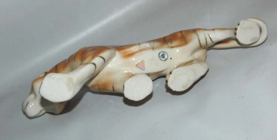 Socha tygra Royal Dux