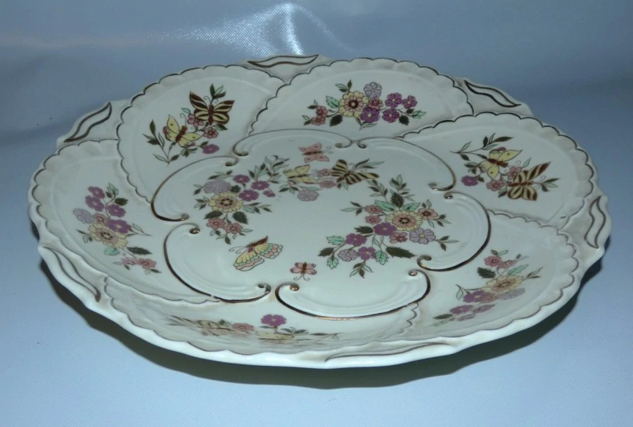 Talíř na zeď značený Szolnay - Hungary