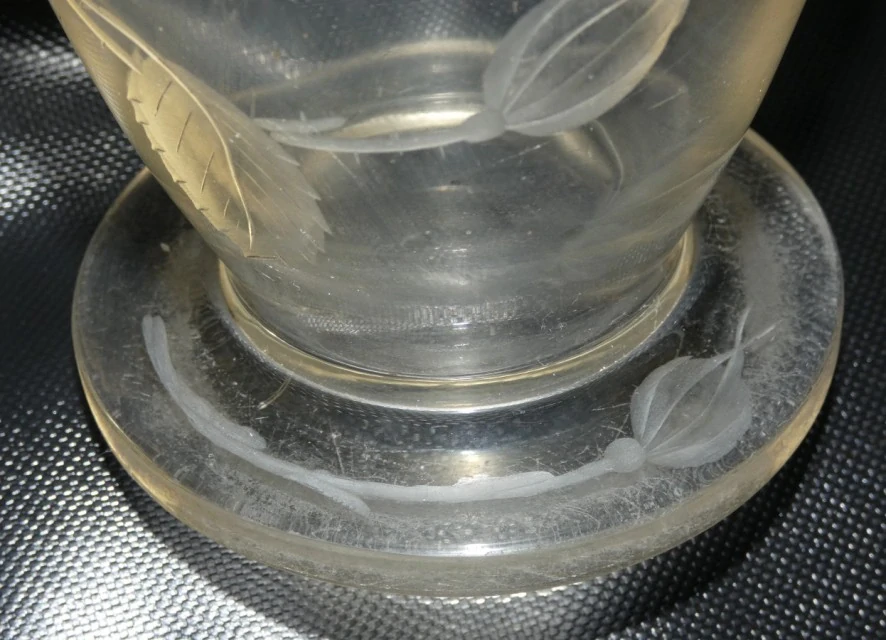 Broušená váza 1920