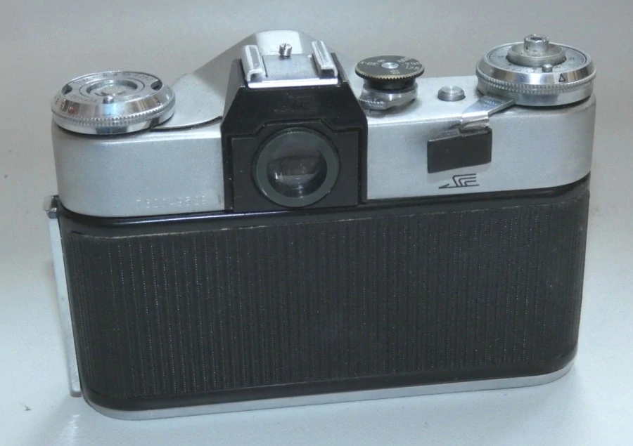 Fotoaparát značky Zenit - E