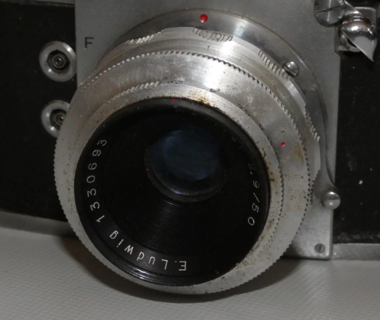 Fotoaparát značky EXA