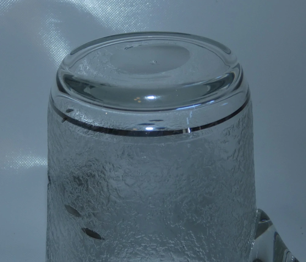 Servis s motivem ptáka