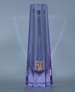 Broušená váza značena 60
